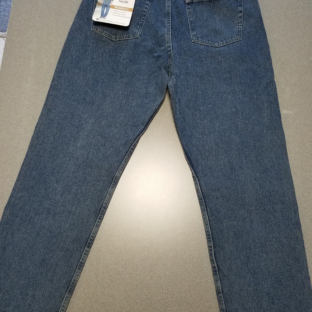 New-Mens Wrangler Jeans Relaxed Fit 38w x31L